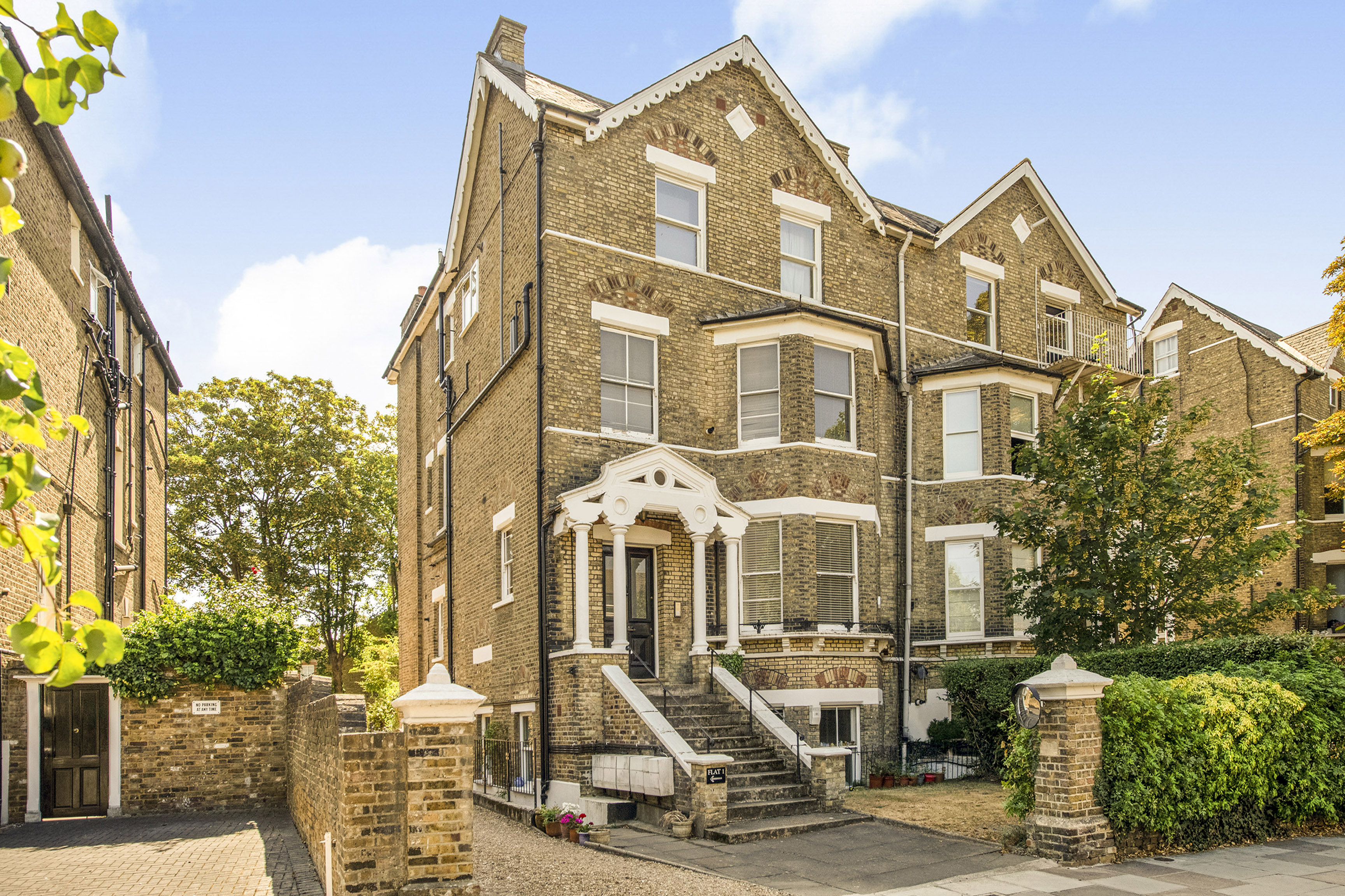 Kew Gardens Road, Richmond, Greater London