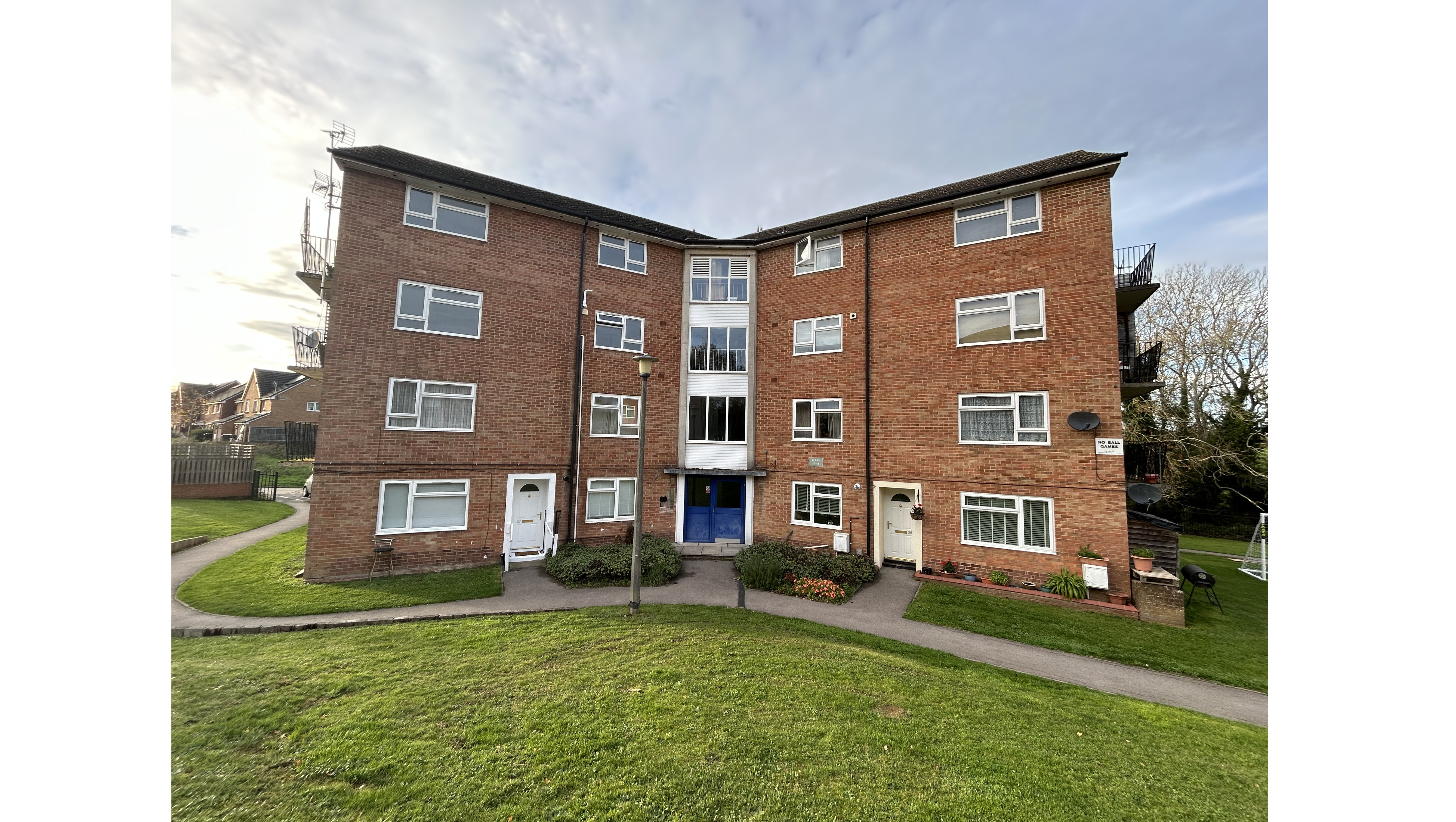 Hunters Hill, Burghfield Common, Reading, Berkshire
